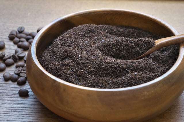 コーヒーかすには肥料としての使い道がある!作り方や適した植物まで