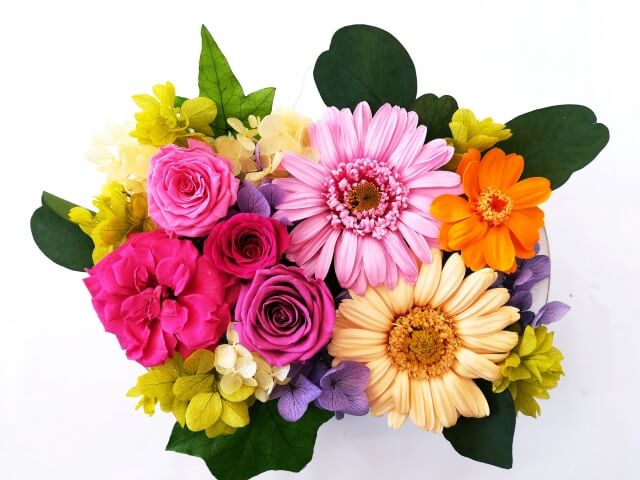 プリザーブドフラワーは風水的に良い?置き場所や方角別の運気を紹介